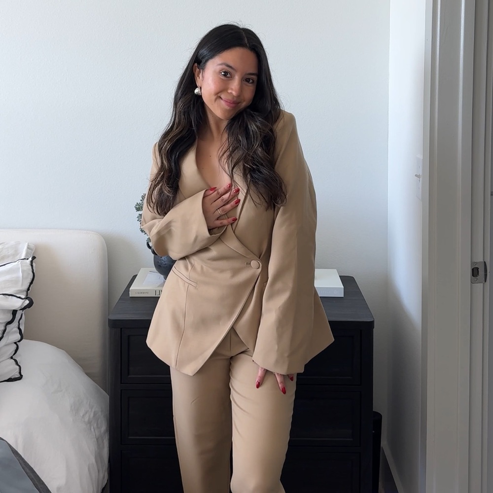 Anine bing blazer set

SIZE
Blazer small
Pants 36